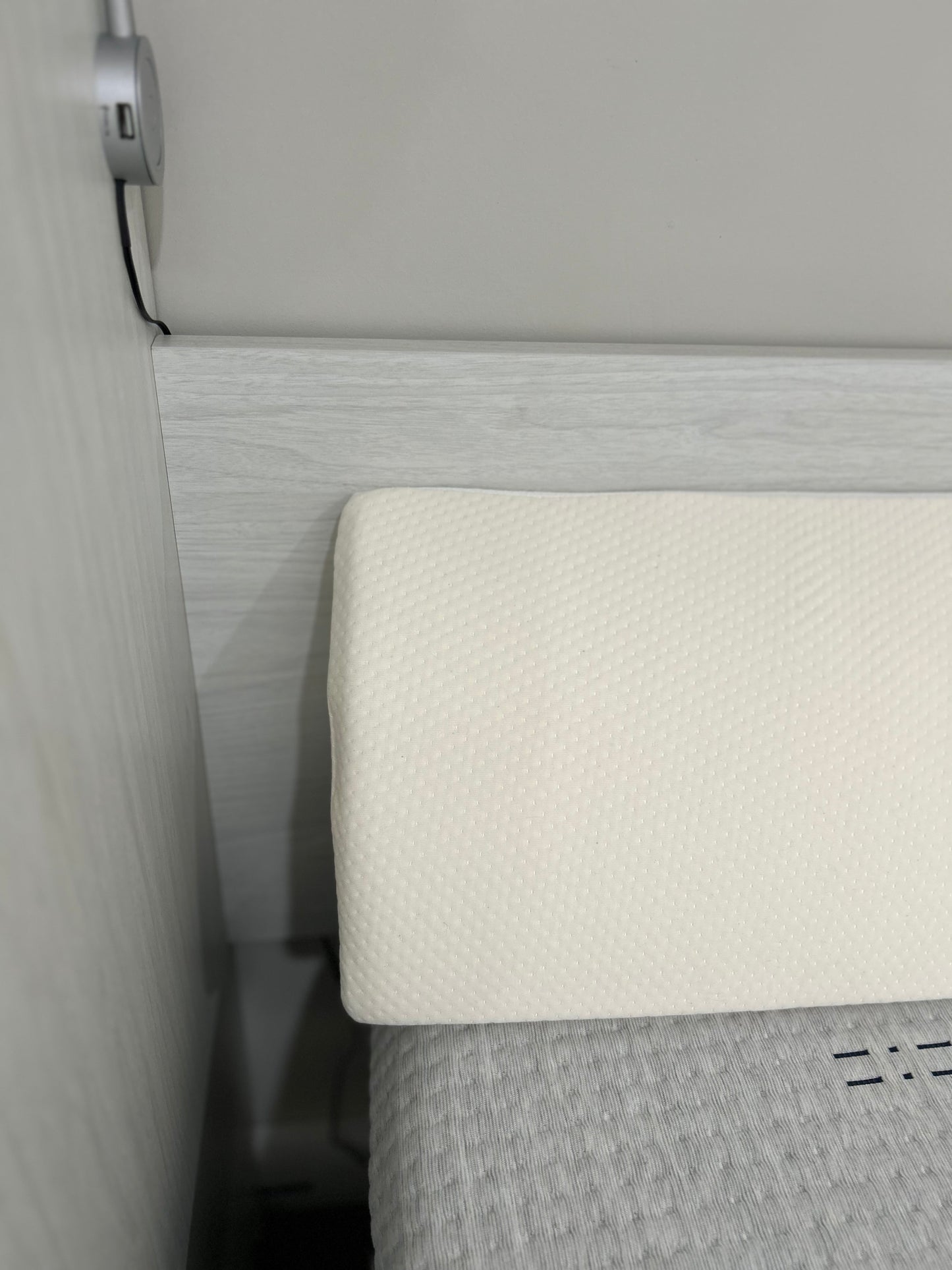 Murphy Bed Depot Wedge Pillow